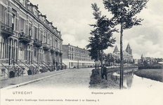 1183 Gezicht op de Bleijenburgkade te Utrecht.N.B. In 1921 is de straatnaam Bleijenburgkade gewijzigd in Alexander Numankade.